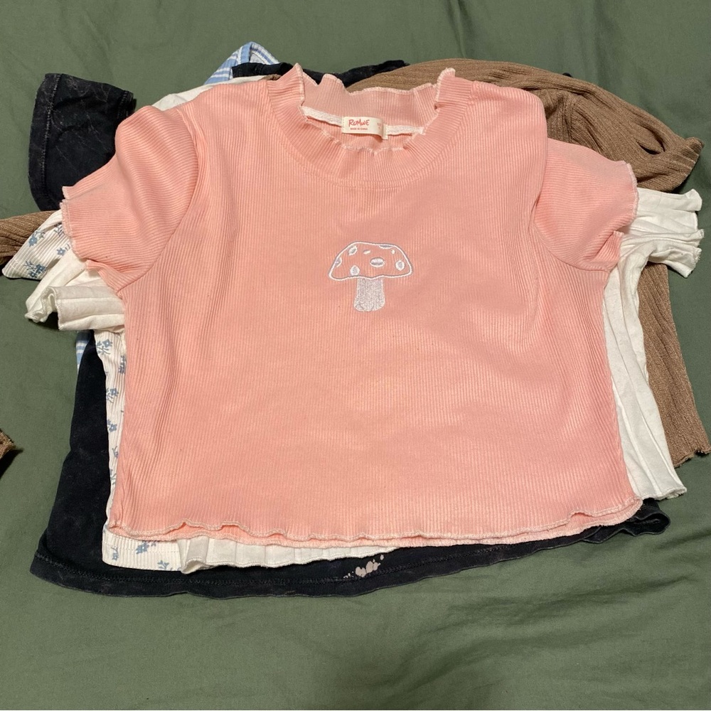 Crop top bundle - Picture 2 of 15